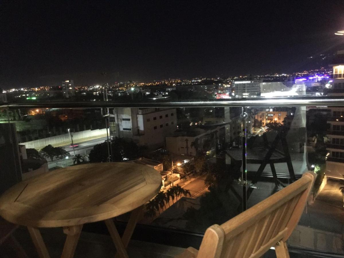 Torre Rialto Apartment Сантяго де лос Кабайерос Екстериор снимка