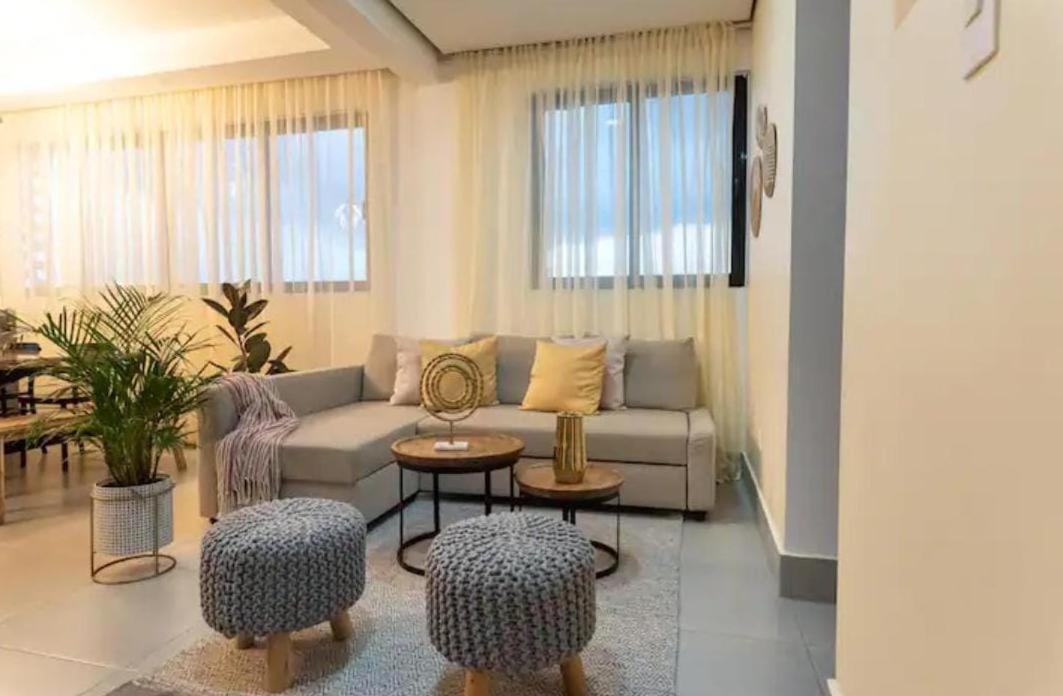 Torre Rialto Apartment Сантяго де лос Кабайерос Екстериор снимка